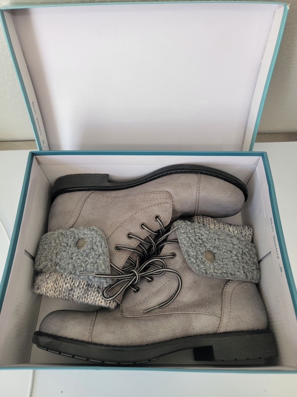 Cliffs by White Mountain Women Ankle Boots Gray Size 9M Lace Up Fleece Comfort - Picture 10 of 10